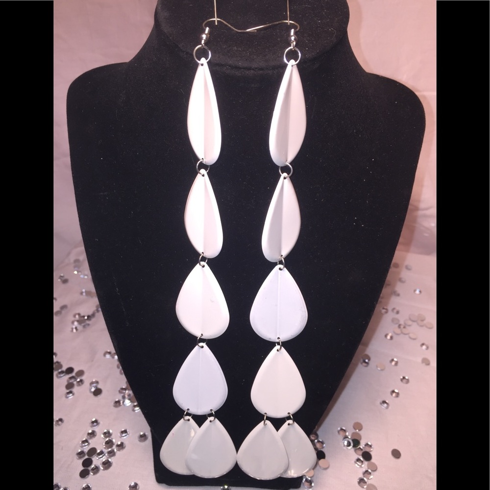 Teardrop shoulder duster earrings